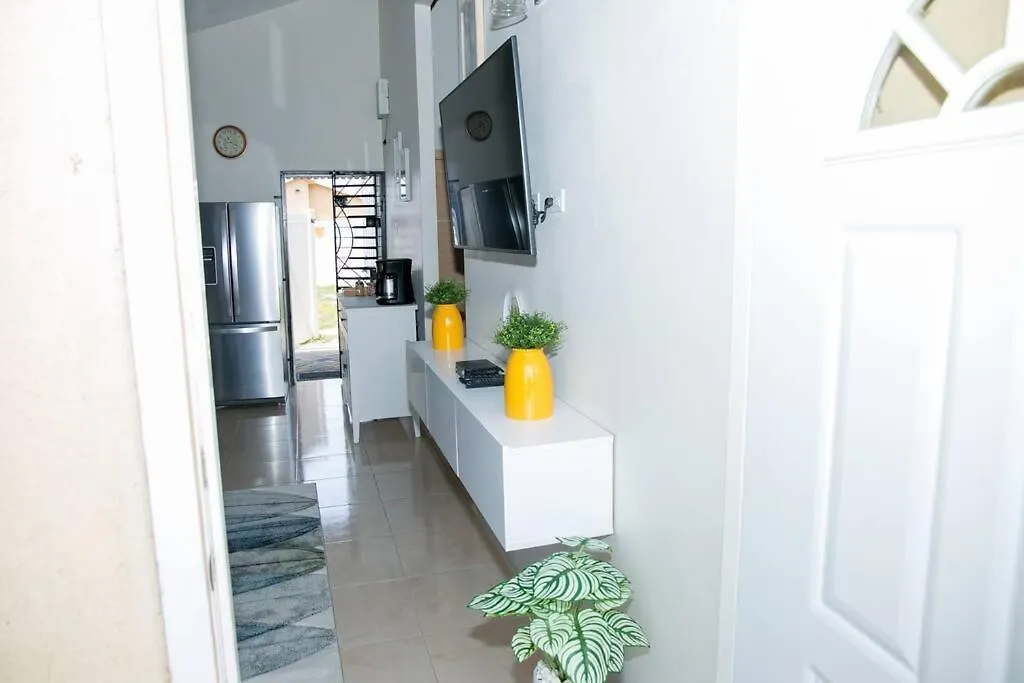 Tracey'S Place Portmore Holiday home