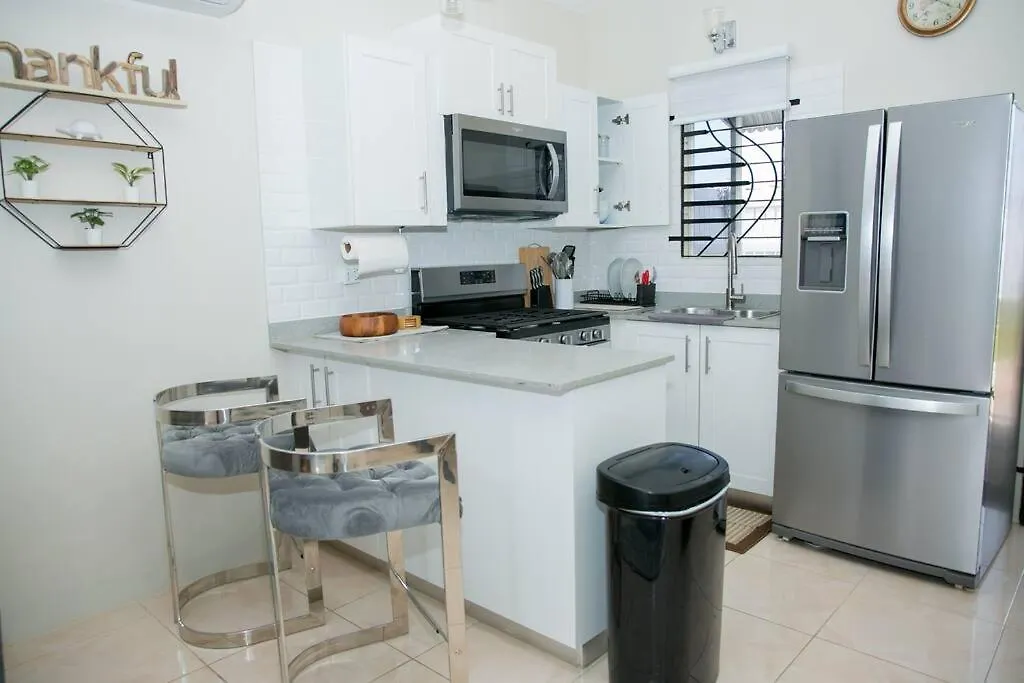 Holiday home Tracey'S Place Portmore
