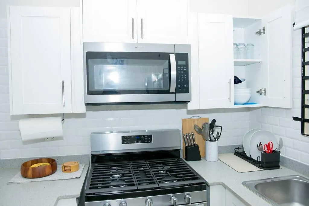 Tracey'S Place Portmore 0*,  Jamaica